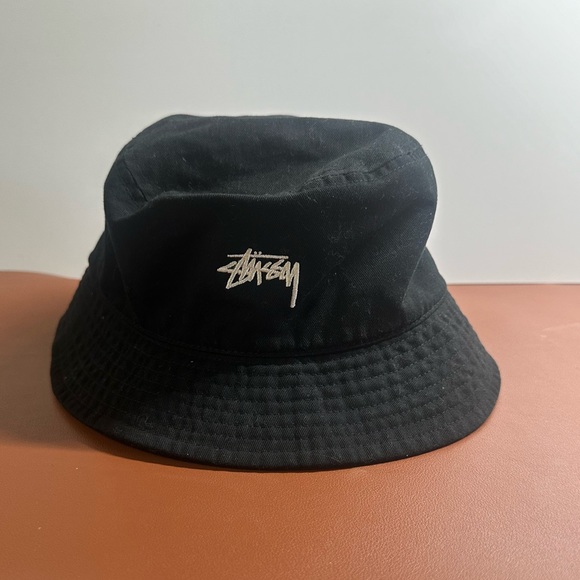 Stussy Bucket Hat - Picture 1 of 3